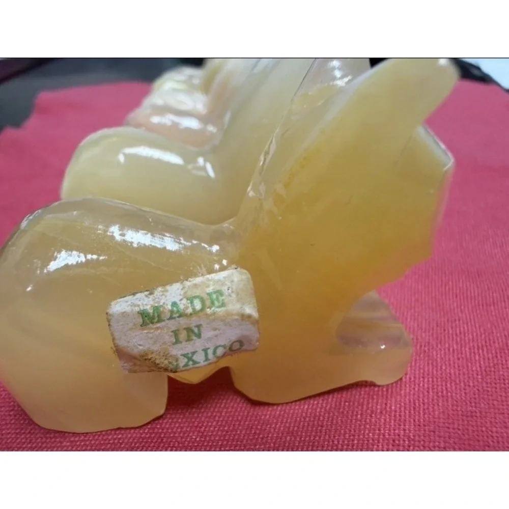 Vintage White Carved Cat Onyx 2